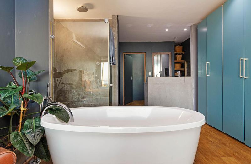 4 Bedroom Property for Sale in Green Point Western Cape